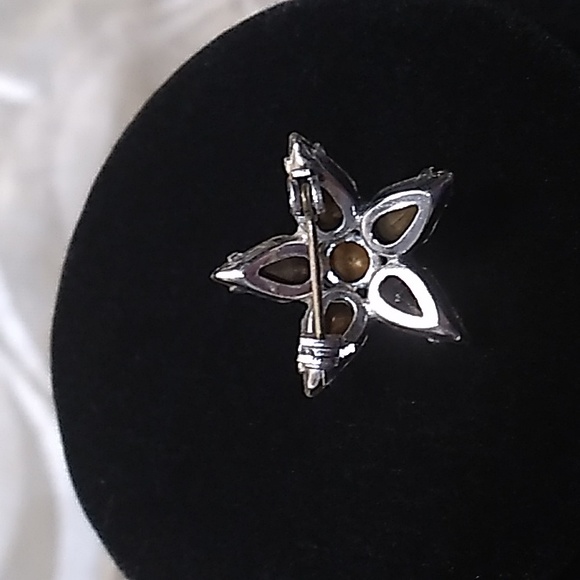 Beautiful Vintage Crystal Glass Star Brooch - Picture 4 of 6